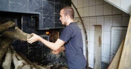 image-selzede_genc_fazla_oldugu_gerekcesiyle_devletin_verdigi_750_bin_lirayi_iade_etti_1632122806_8073-460x242